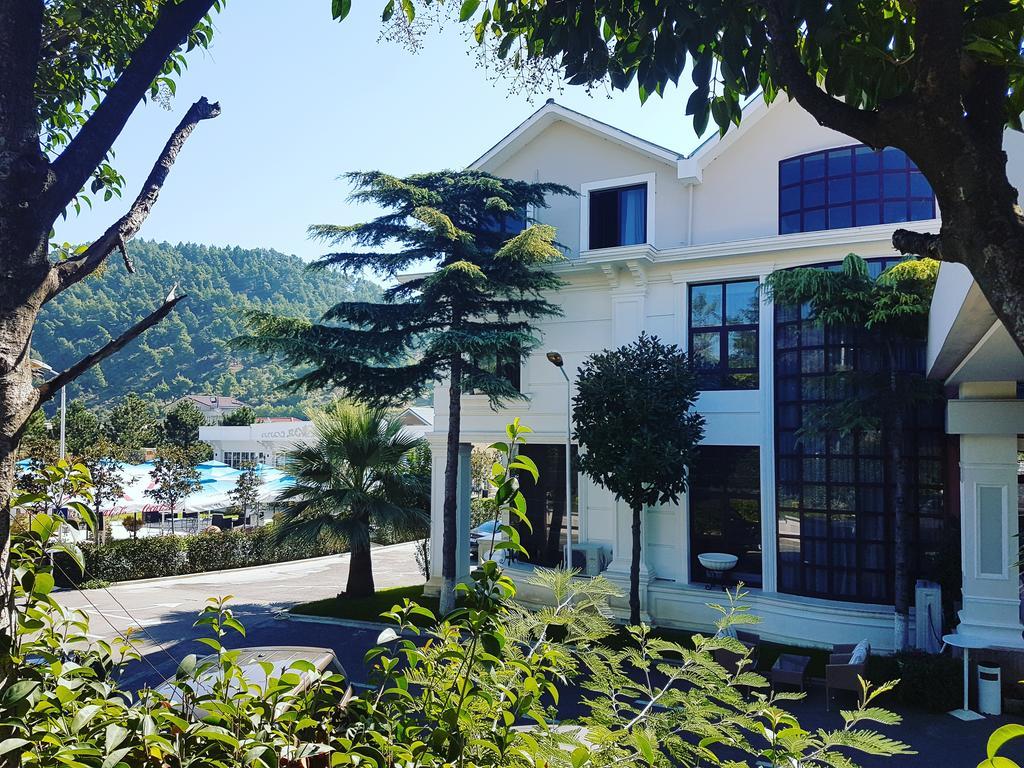 Univers Resort Elbasan Exterior foto